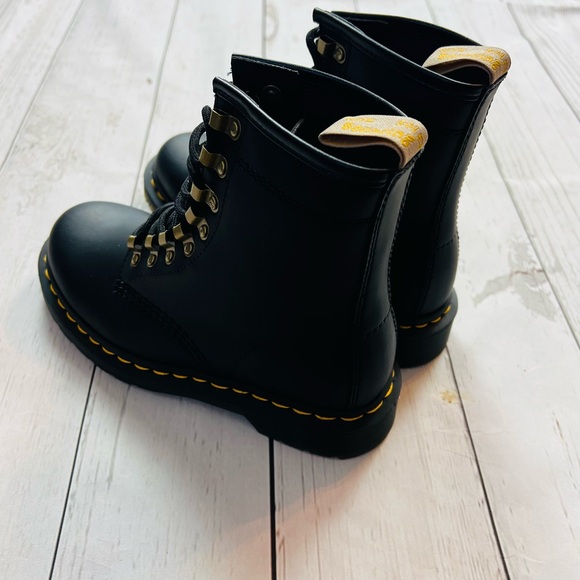 Dr. Martens Vegan 1460 HDW Boots - Picture 3 of 9